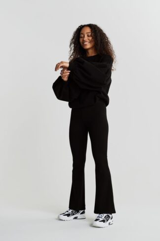 Gina Tricot - Flare petite jersey trousers - byxor - Black - L - Female