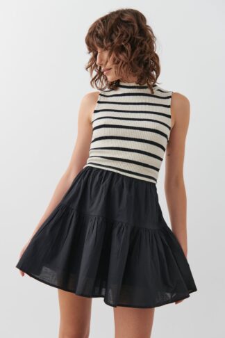 Gina Tricot - Frill mini skirt - minikjolar - Black - XS - Female