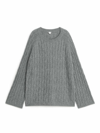 Relaxed Cable-Knit Jumper - Grey