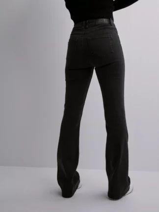 JdY - Flare jeans - Dark Grey Denim - Jdynewflora Hw Flared DG30 Dnm Noos - Jeans